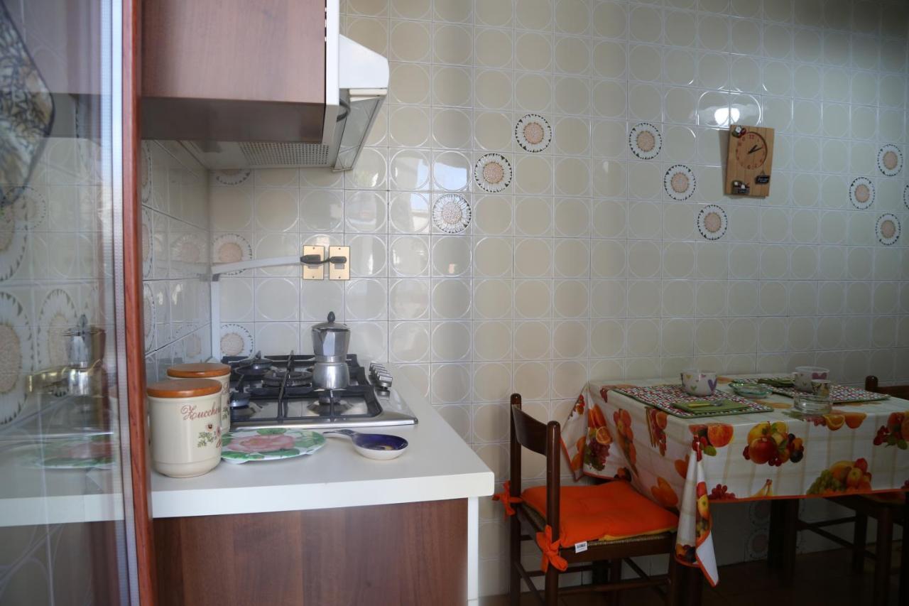 Stanza In Appartamento Naples Exterior photo