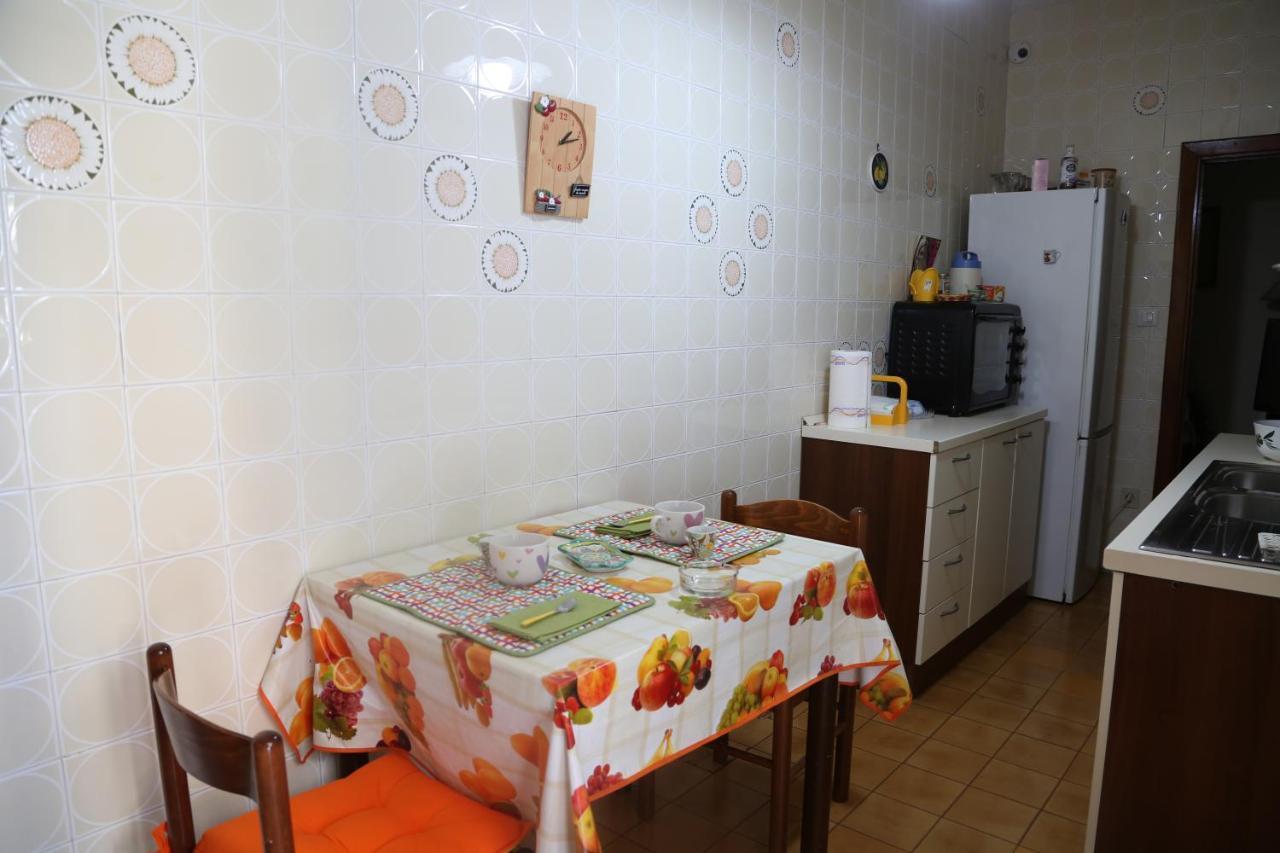 Stanza In Appartamento Naples Exterior photo